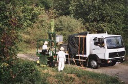 Transhumance des ruches de Bonnechère en camion